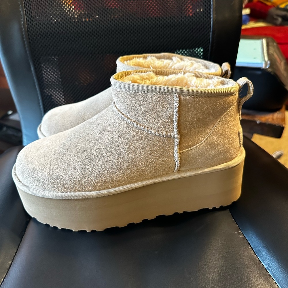 Ugg Classic Ultra Mini Platform
